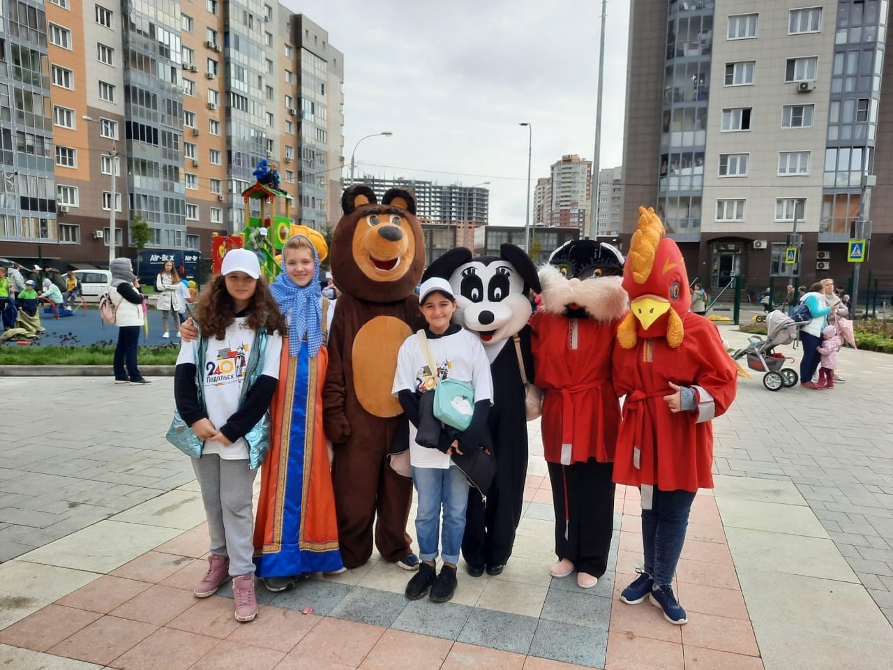 Праздник у новой школы № 36 провел Молодежный центр "Ровесник"