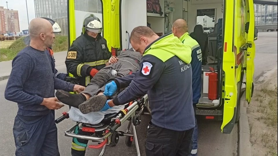 Огнеборцы ликвидировали последствия ДТП на Объездной дороге в Подольске