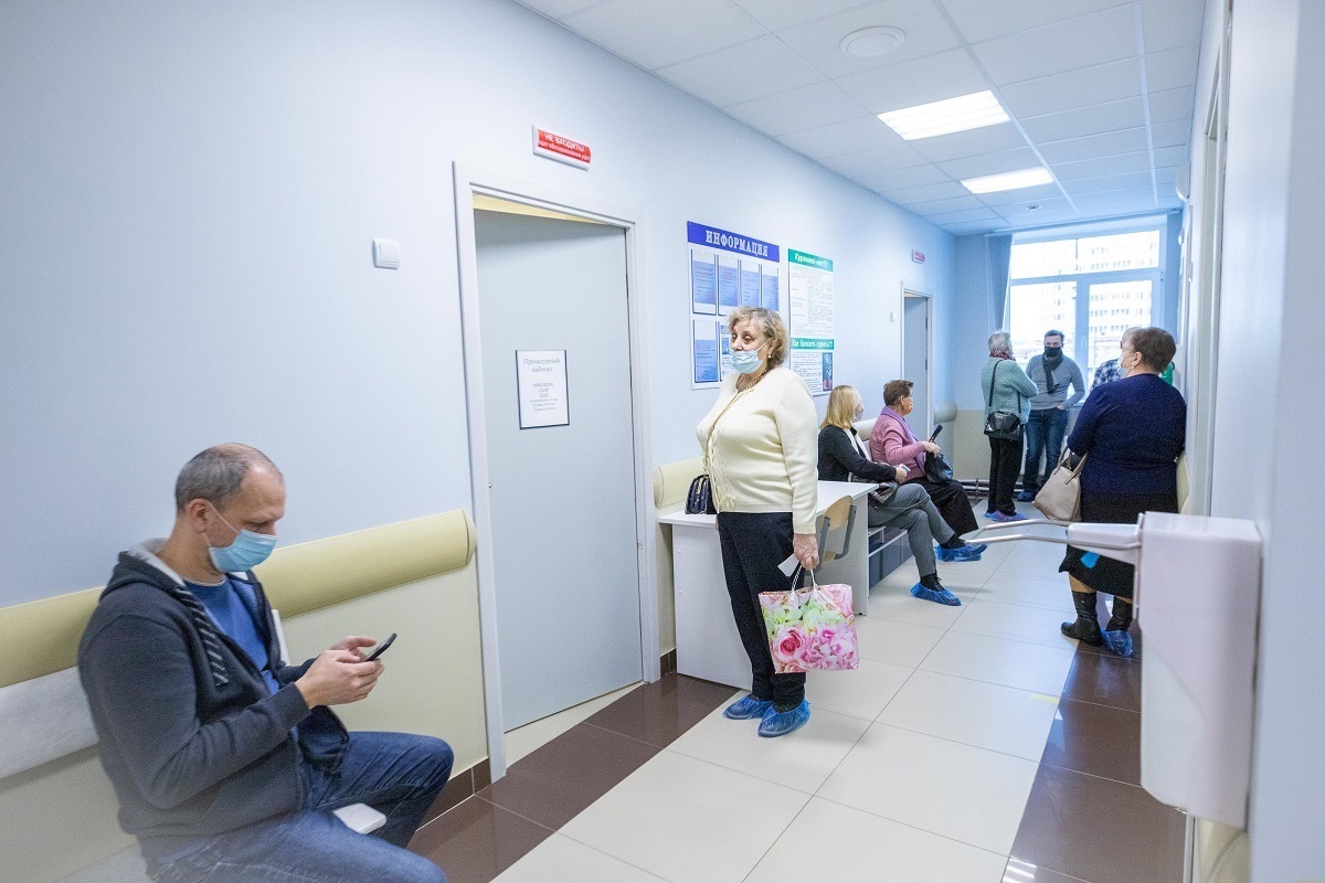 21 февраля подмосковные поликлиники вернулись к плановому режиму работы в связи с уменьшением заболеваемости коронавирусом