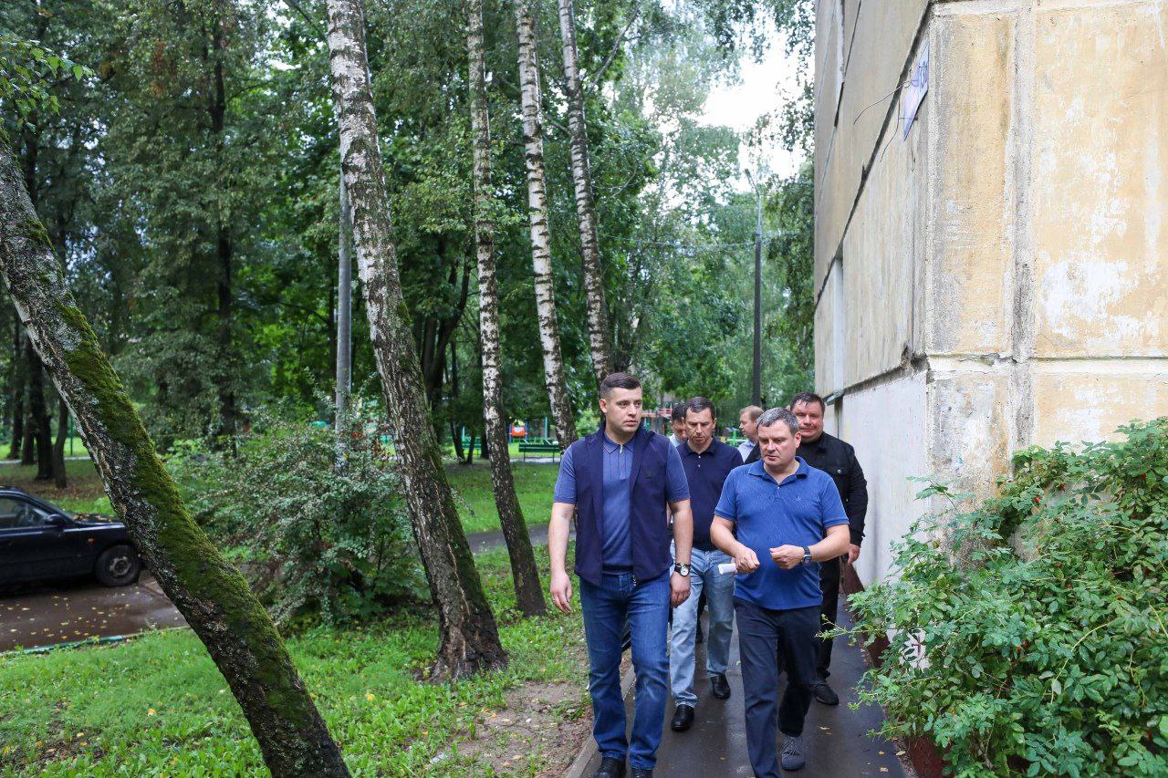 Глава Подольска осмотрел содержание микрорайона Кутузово