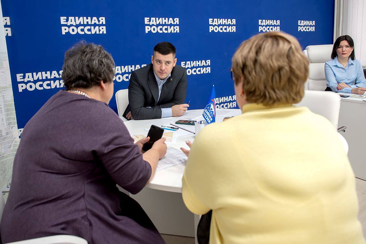Григорий Артамонов 14 ноября провел личный прием подольчан 