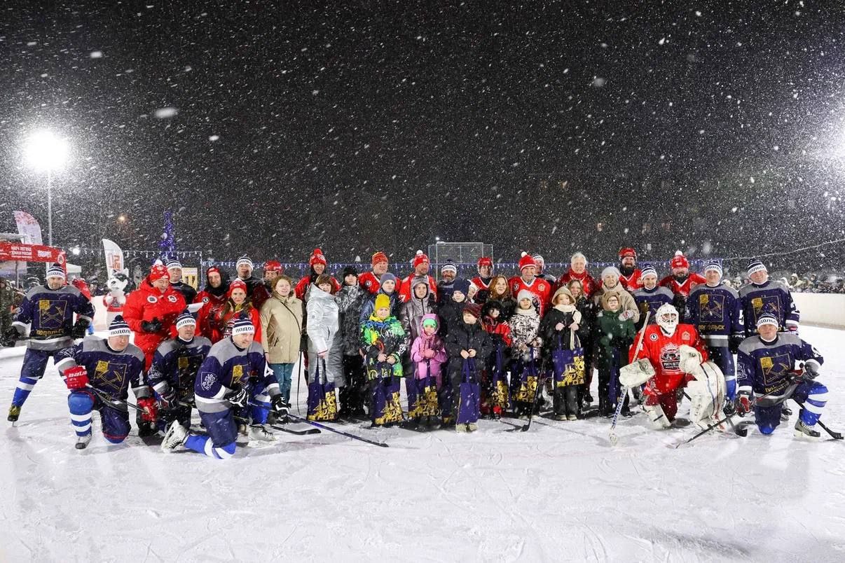Сборная Подольска сыграла в матче со звездами хоккея