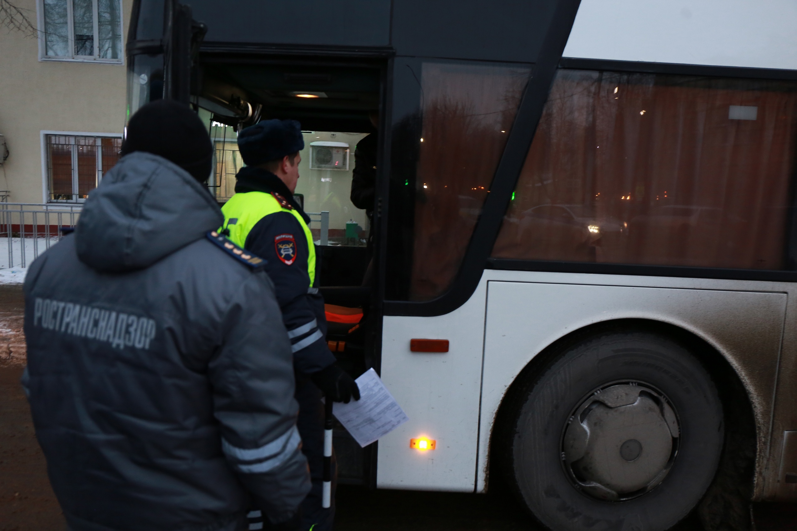 Сотрудники Госавтоинспекции Московской области проверили качество перевозок пассажиров автобусами