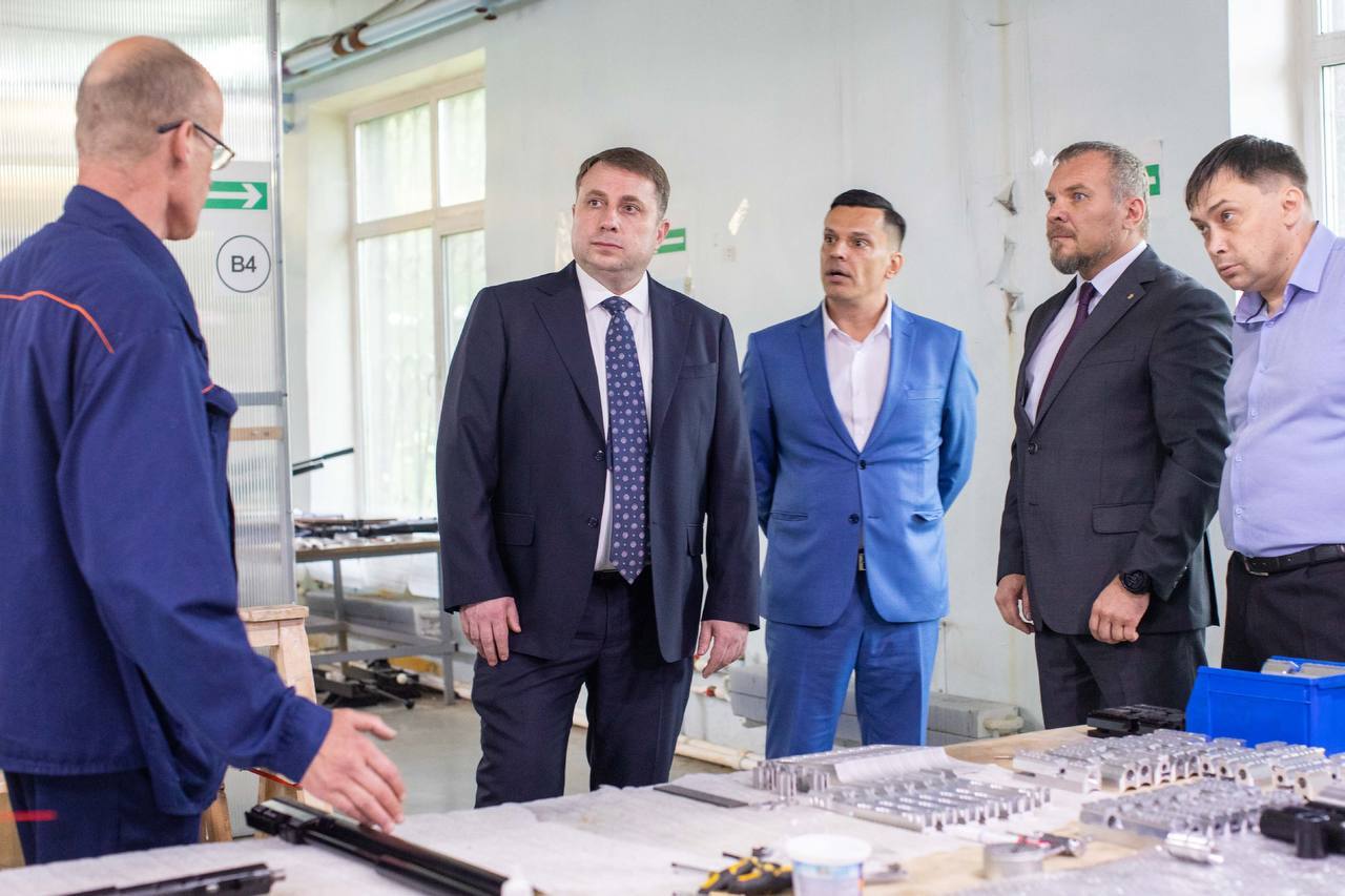 Глава Подольска познакомился с работой Климовского специализированного патронного завода