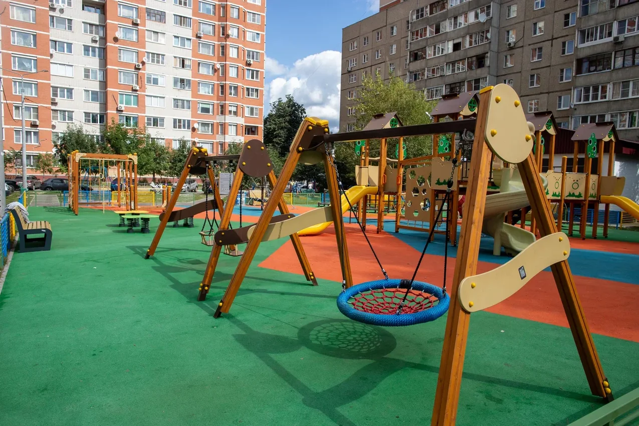 Шесть детских площадок по программе губернатора Подмосковья установят в Подольске в 2022 г.