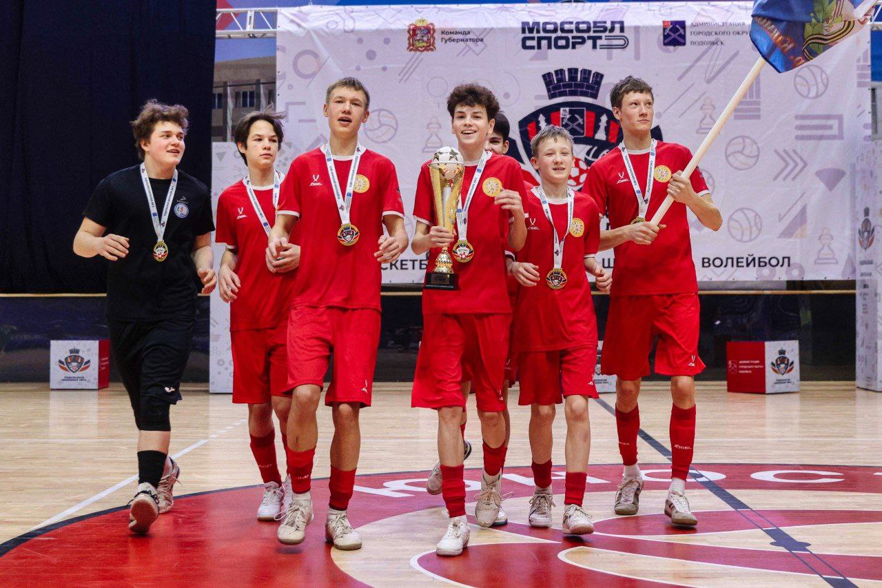 Команда по футзалу гимназии имени Подольских курсантов - лучшая в лиге!