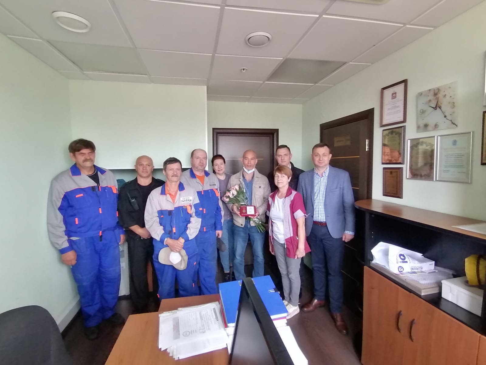 В трудовых коллективах