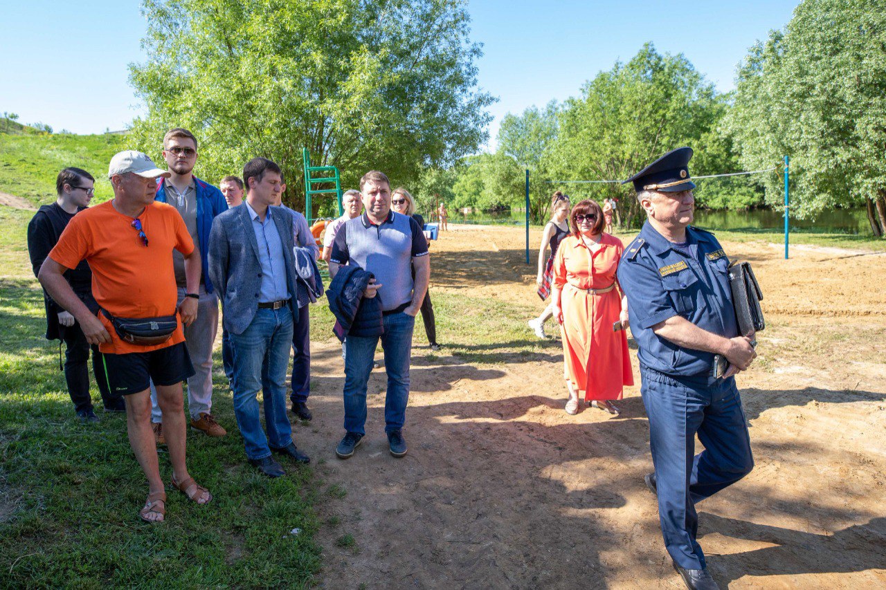 Глава Подольска начал утро с осмотра пляжей