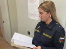 Должник хотел дать взятку приставу и поплатился