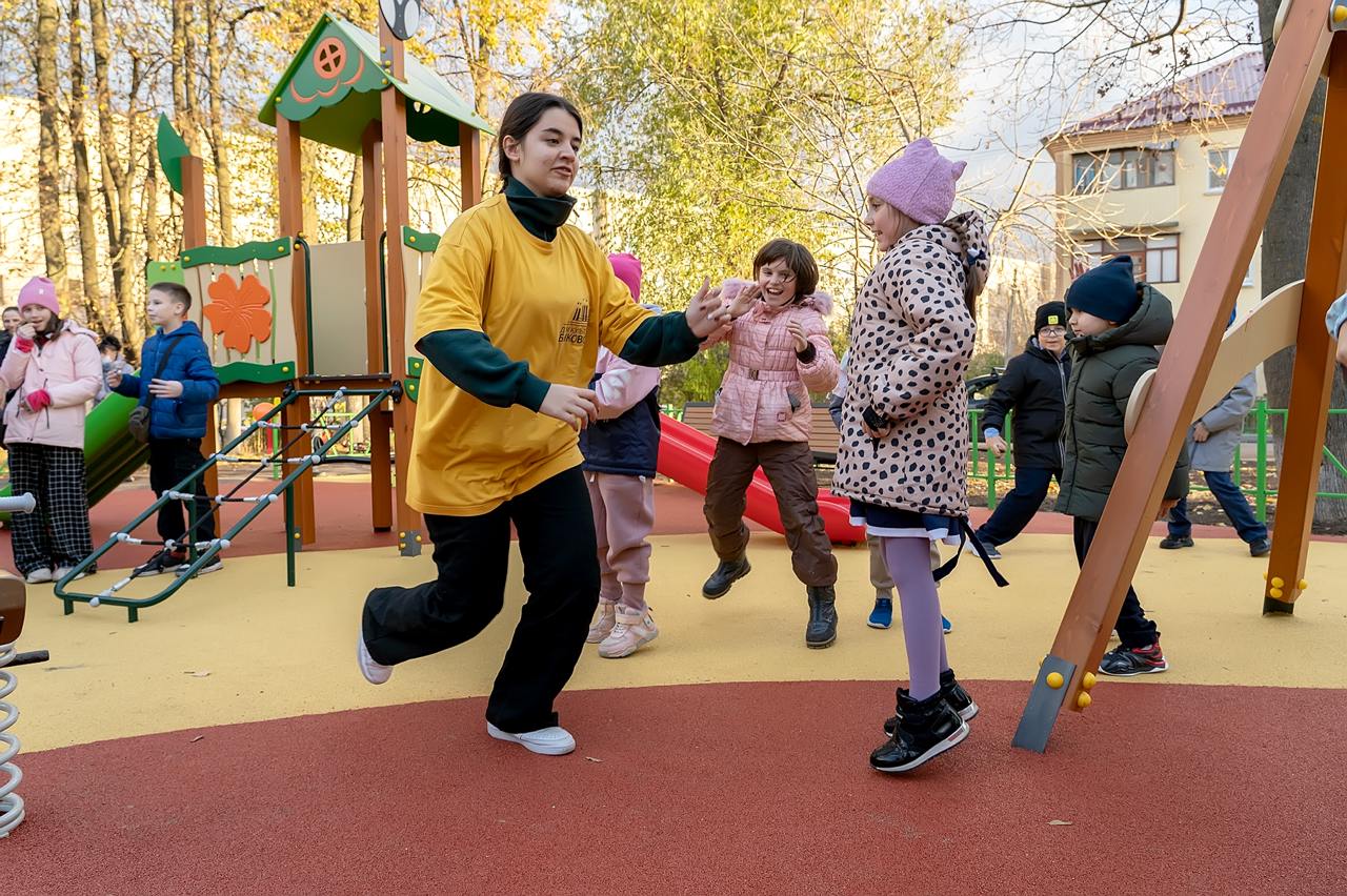 В поселке Быково г. о. Подольск состоялось торжественное открытие новой детской площадки