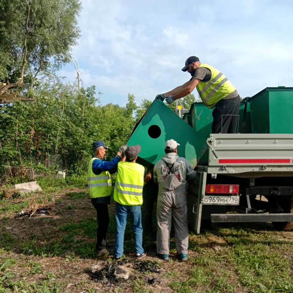 Пять мест массового отдыха у воды ежедневно обслуживает Подольский комбинат благоустройства Пять мест массового отдыха у воды ежедневно обслуживает Подольский комбинат благоустройства