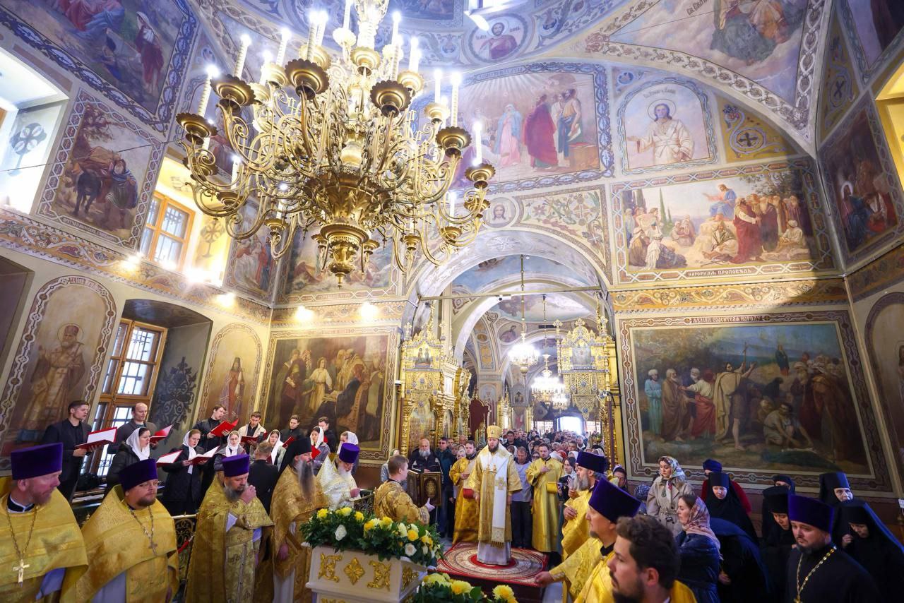 В Подольск принесены мощи святителя Тихона