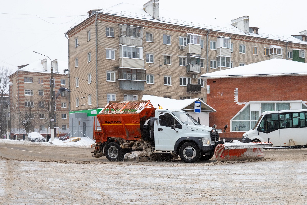 Вопросы уборки снега на улично-дорожной сети рассмотрели на оперативном совещании в администрации Подольска