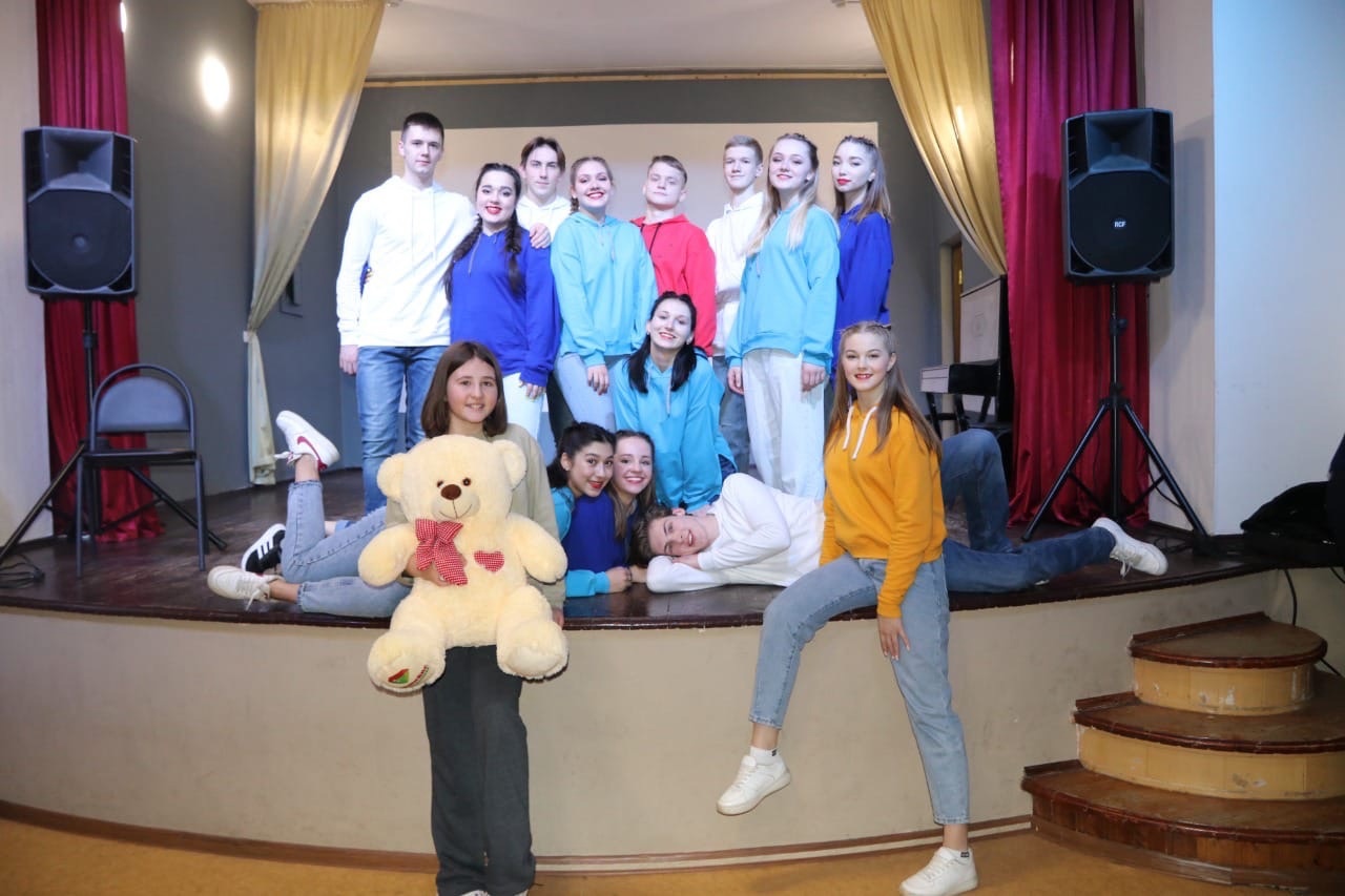 ДК "Металлург" дал концерт для беженцев из Белгородской области