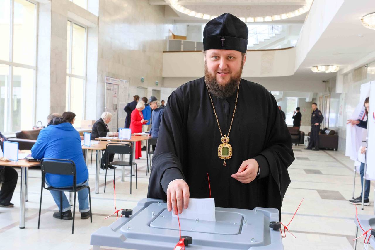 Архиепископ Подольский и Люберецкий Аксий проголосовал на выборах президента России