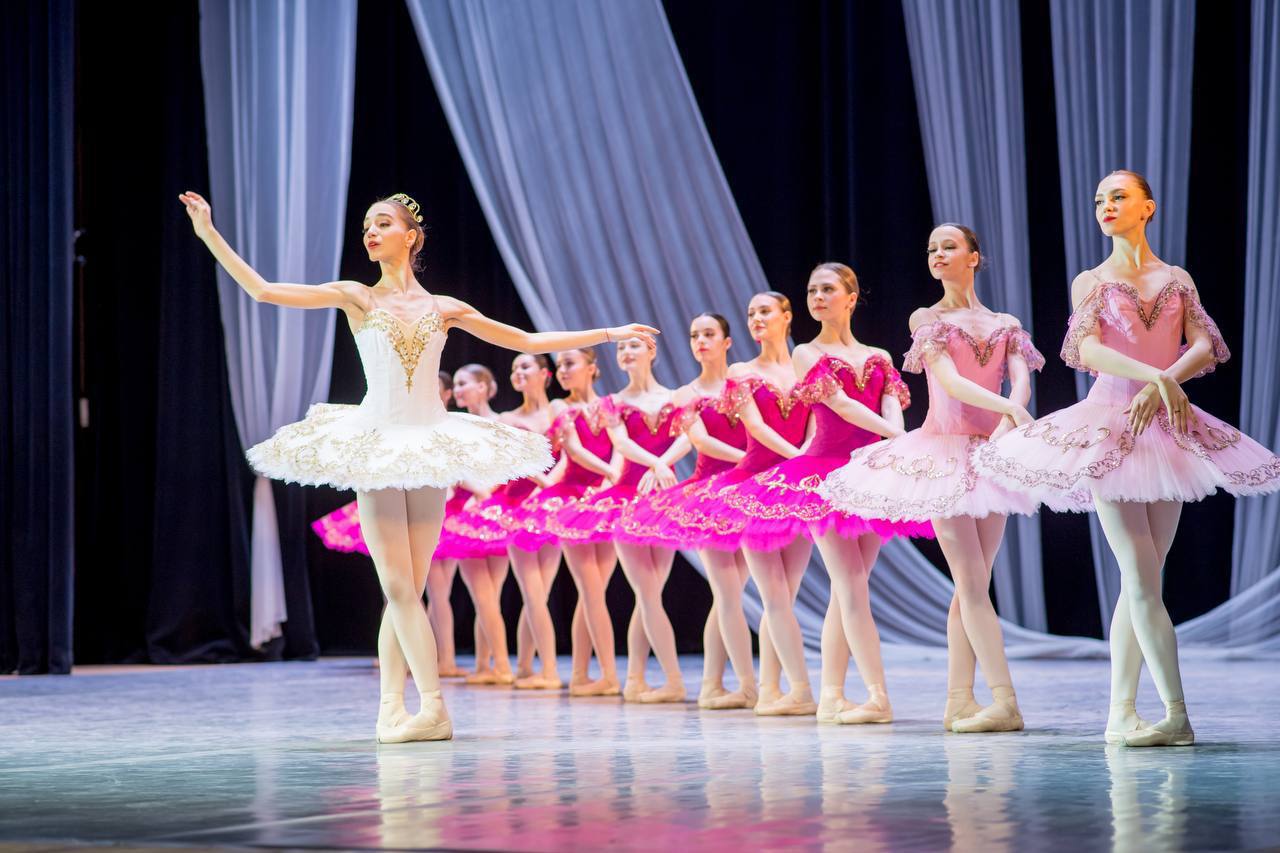 Классические танцы во Дворце культуры «Октябрь»