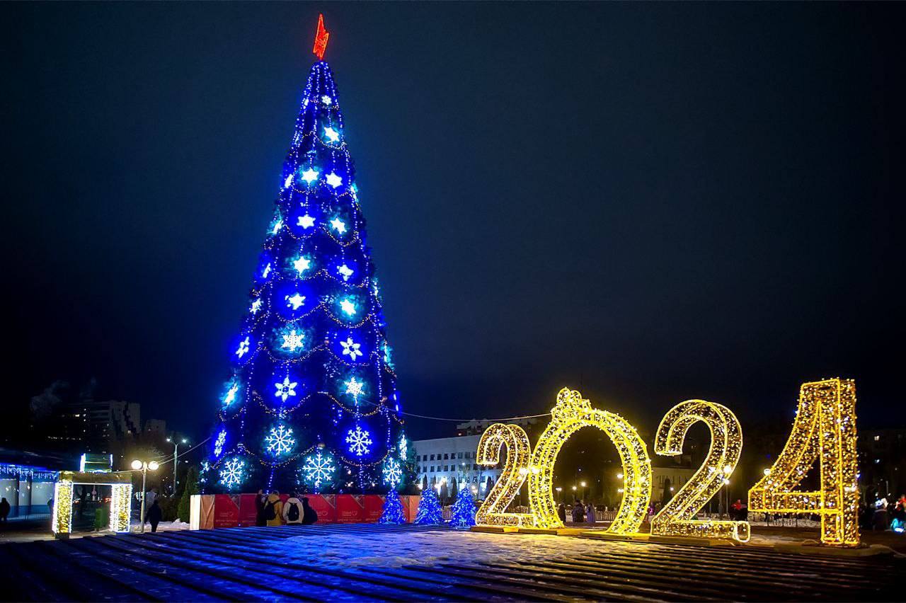 В Подольске зажгли огни на главной елке