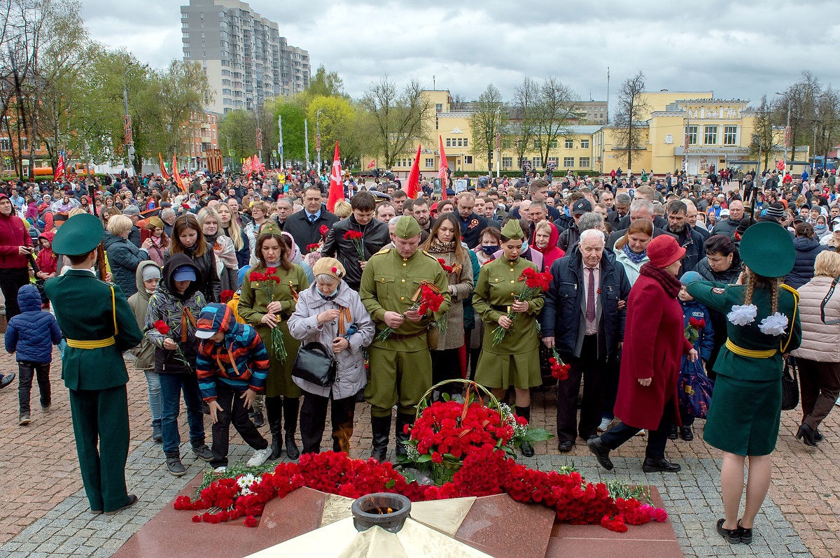 Торжественное мероприятие на площади Славы в Подольске Торжественное мероприятие на площади Славы в Подольске