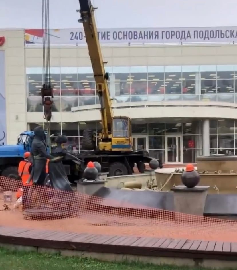 Фонтан «Первый бал Наташи Ростовой» обновили ко Дню города 