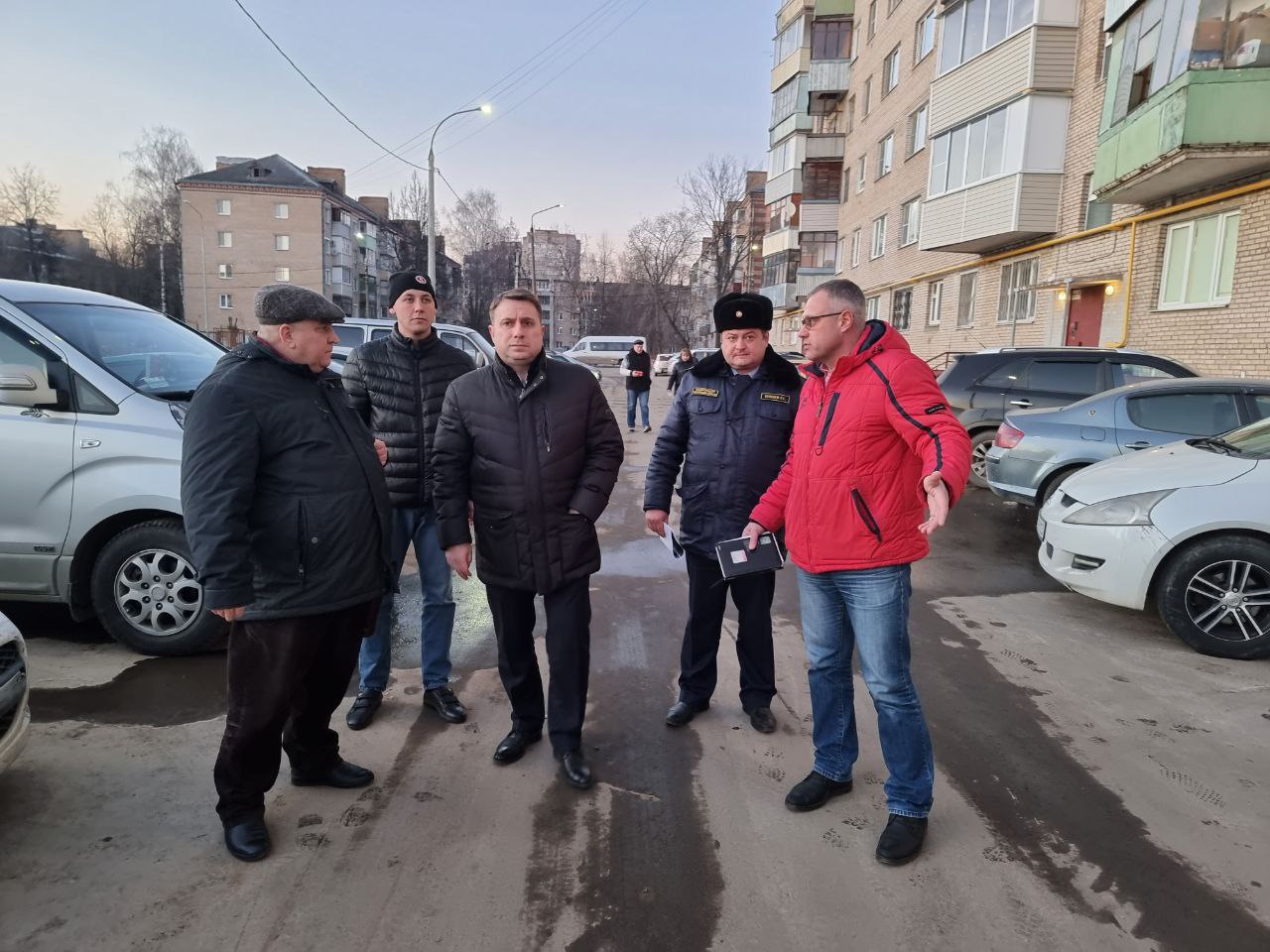 Глава округа совершил объезд территорий Силикатной и Кутузово
