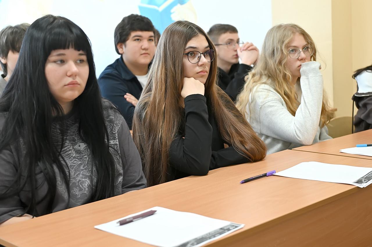 Московский областной современный колледж стал участником IV Всероссийского научно-технологического диктанта Московский областной современный колледж стал участником IV Всероссийского научно-технологического диктанта