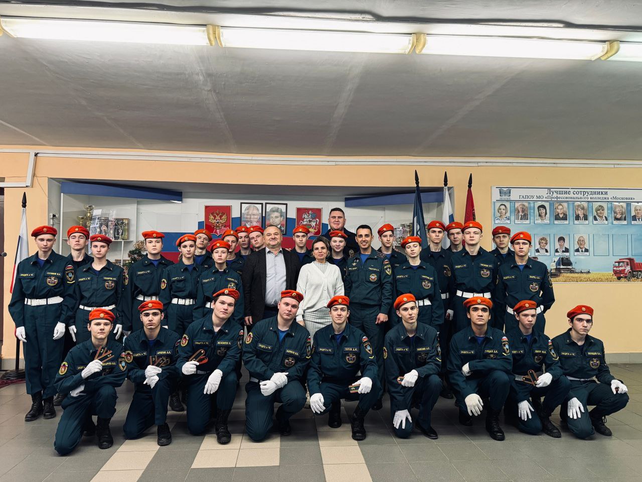 Студентам «Московии» торжественно вручили погоны Студентам «Московии» торжественно вручили погоны