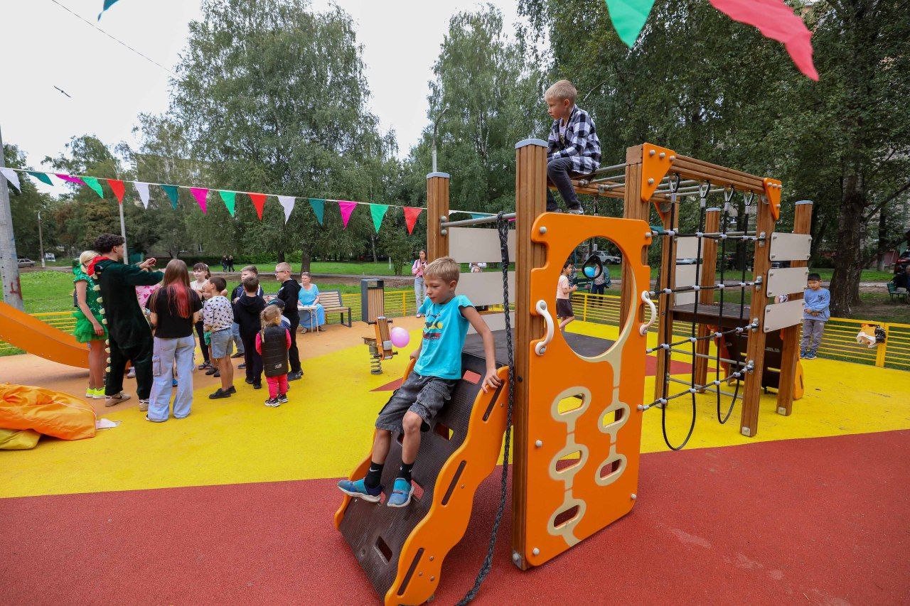 В Подольске обновили еще одну детскую площадку