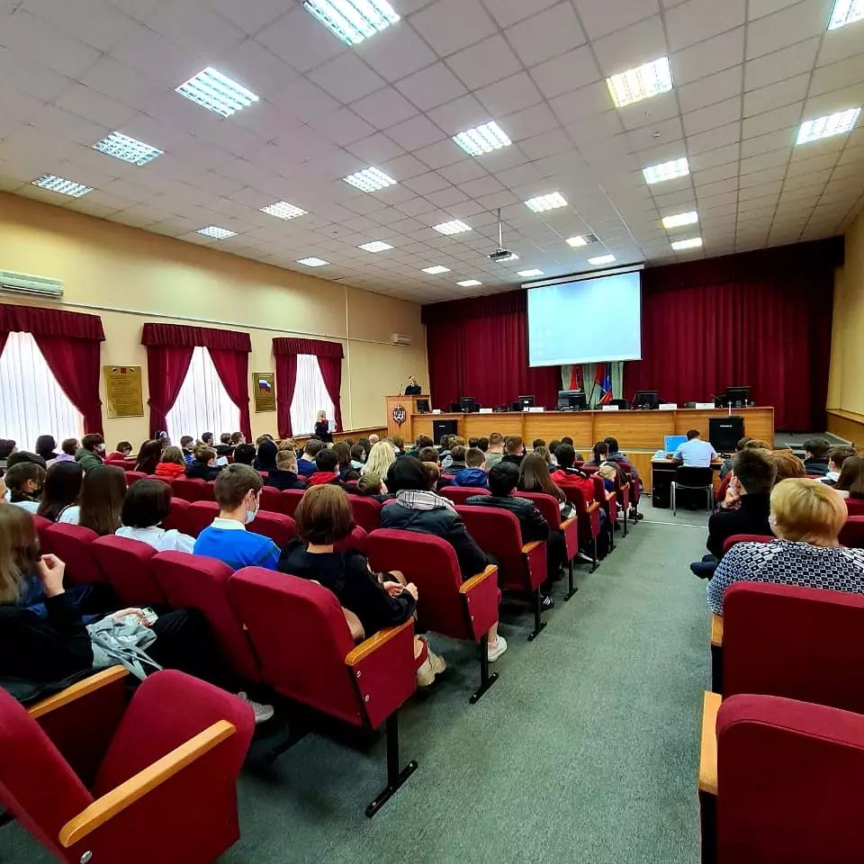 Выпускники 11-х классов общеобразовательных организаций Подольска посетили мероприятие профориентационной направленности в УМВД