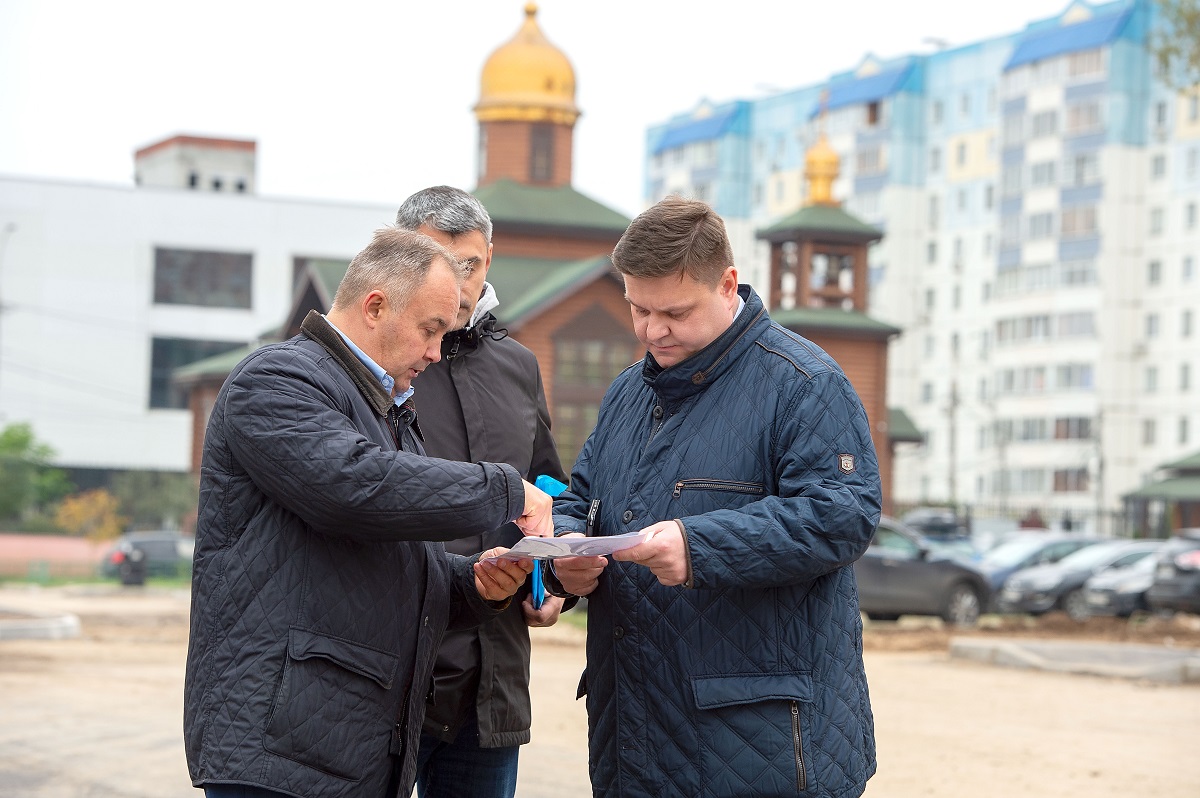 Николай Пестов проконтролировал ход работ по благоустройству территории, прилегающей к станции МЦД-2 Силикатная