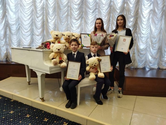 Юные подольчане удостоены наград на областном торжественном мероприятии