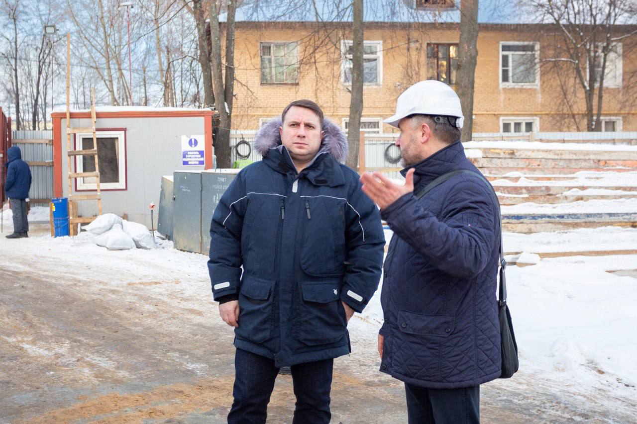 Глава Подольска проинспектировал строительство детского сада на Гривно