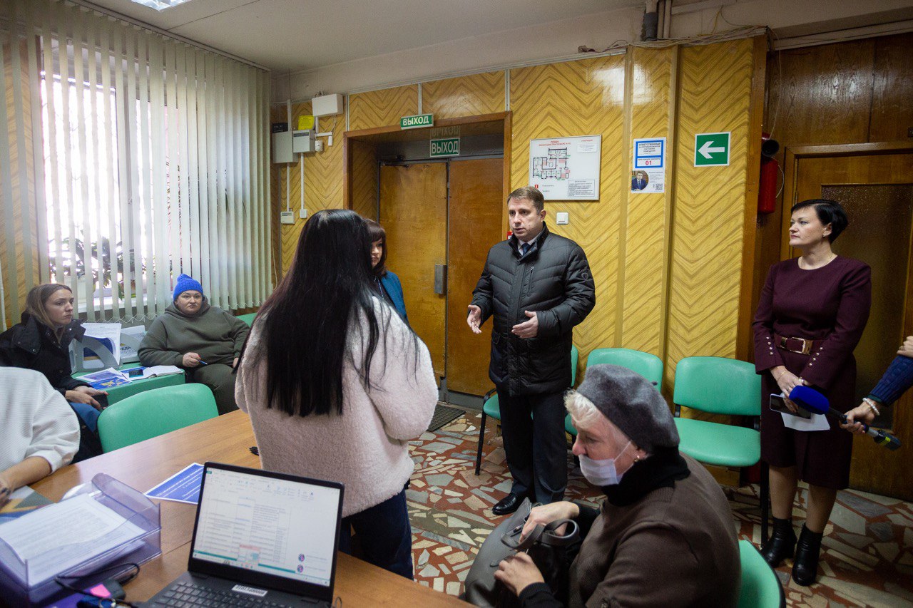 Глава Подольска встретился с родными мобилизованных подольчан в Центре по оказанию консультативной помощи