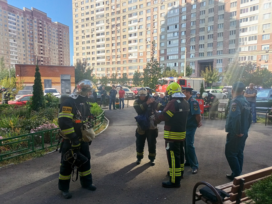 В микрорайоне Кузнечики в Подольске прошли тренировочные пожарно-тактические учения