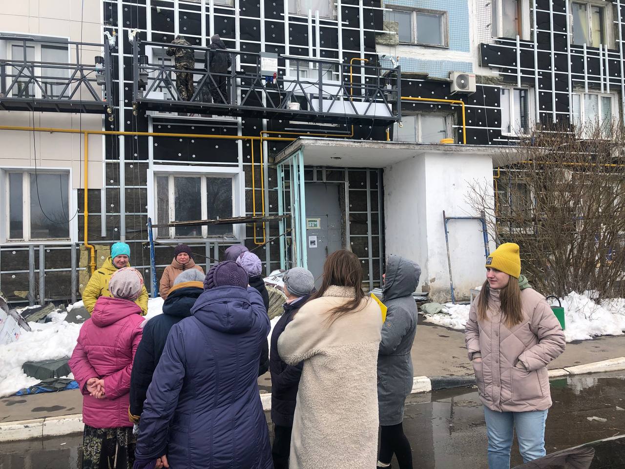 Жителям п. Поливаново рассказали о ходе ремонта фасадов