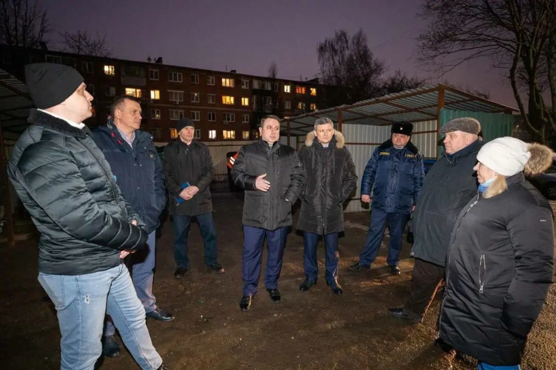 Дмитрий Жариков проинспектировал микрорайон Южный Дмитрий Жариков проинспектировал микрорайон Южный