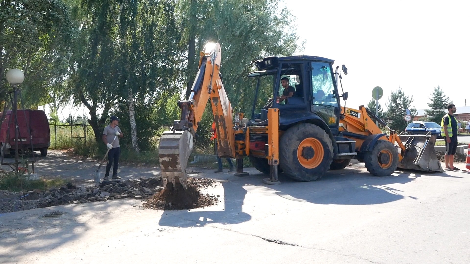 Завершается капитальный ремонт дороги в селе Покров