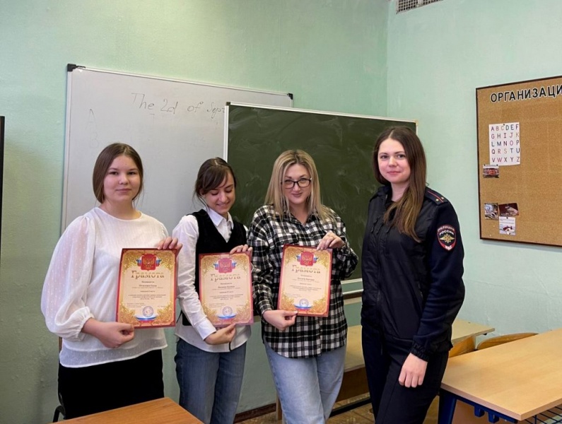 В Подольске полицейские провели конкурс рисунков «Умей сказать НЕТ!» 