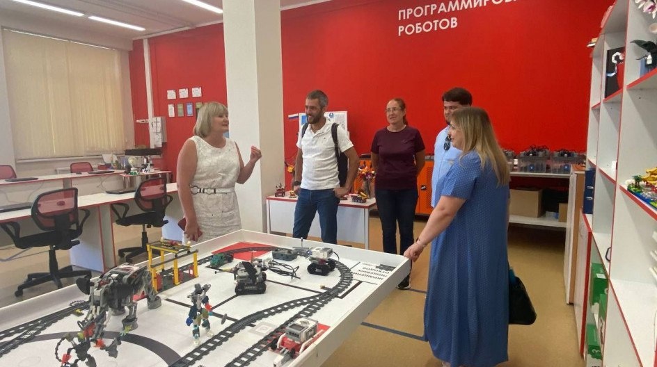 В гимназии имени Подольских курсантов прошел мониторинг "IT-куба"