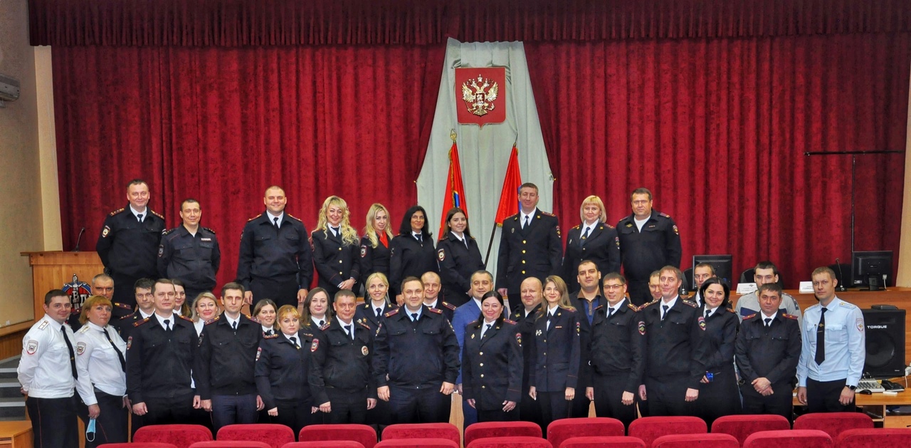 Участковых уполномоченных полиции поздравили с профессиональным праздником