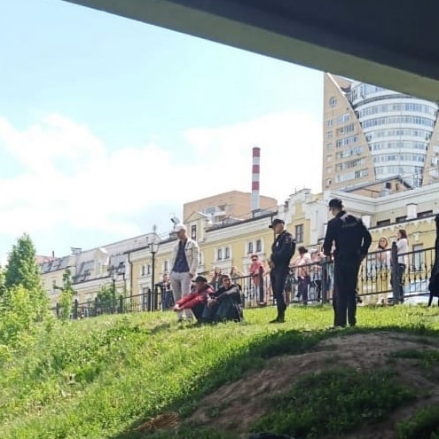 Сегодня днём на улице Фёдорова, близ ТЦ «Европа» и моста над рекой, произошло трагическое событие