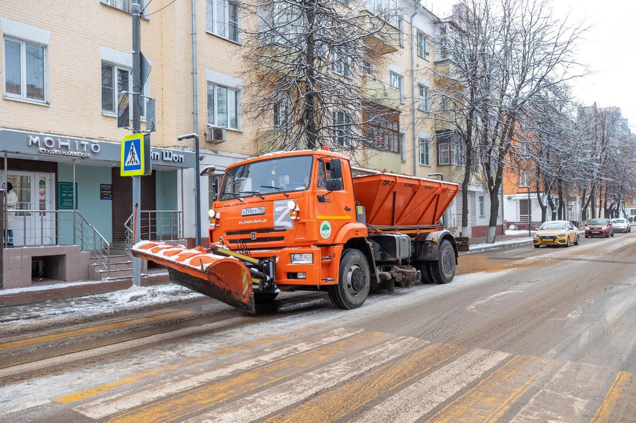 Подольские коммунальщики работают в усиленном режиме из-за погоды
