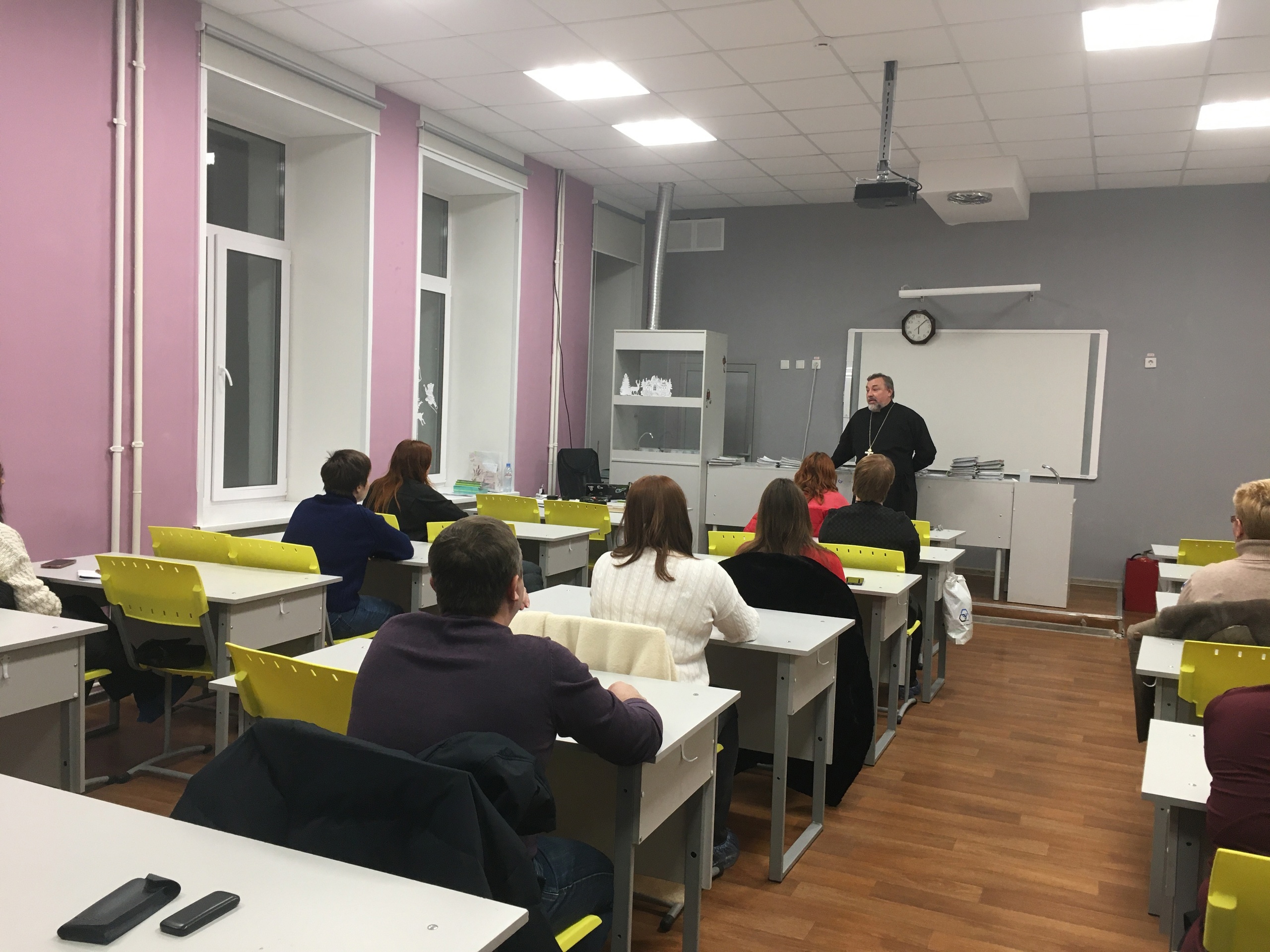 Священник провел беседу с родителями школьников