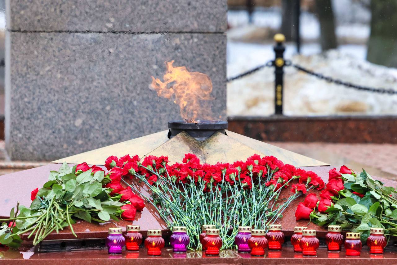 Возложение цветов в память о погибших