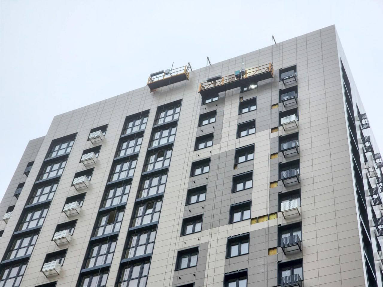 Новостройка на Весенней готовится принять новоселов