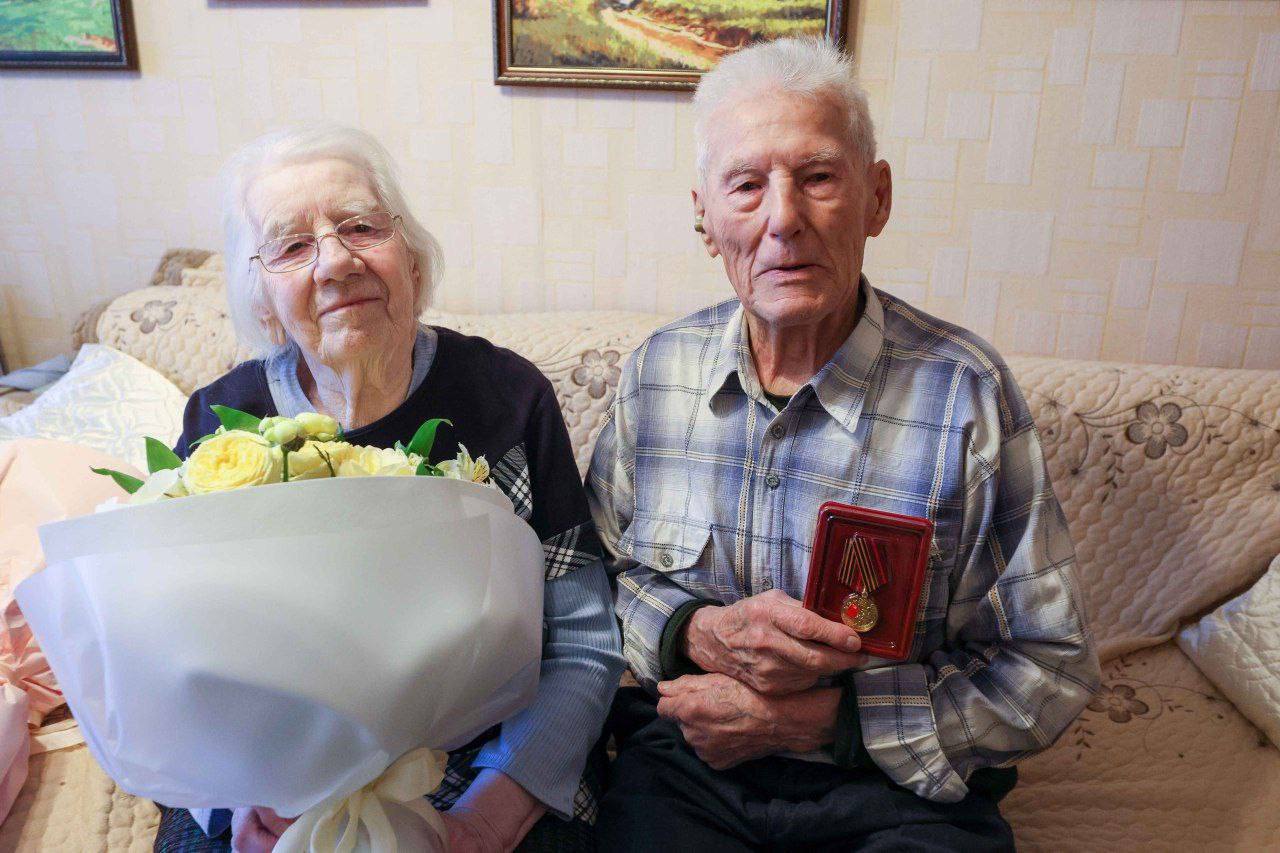 Сергею Тимофеевичу Косову вручили юбилейную медаль