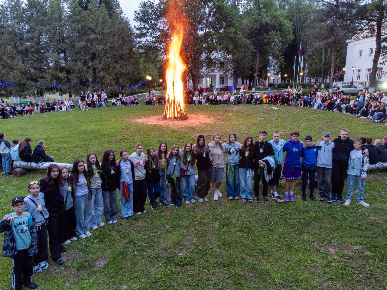 Первая смена в «Родине» завершилась прощальным костром