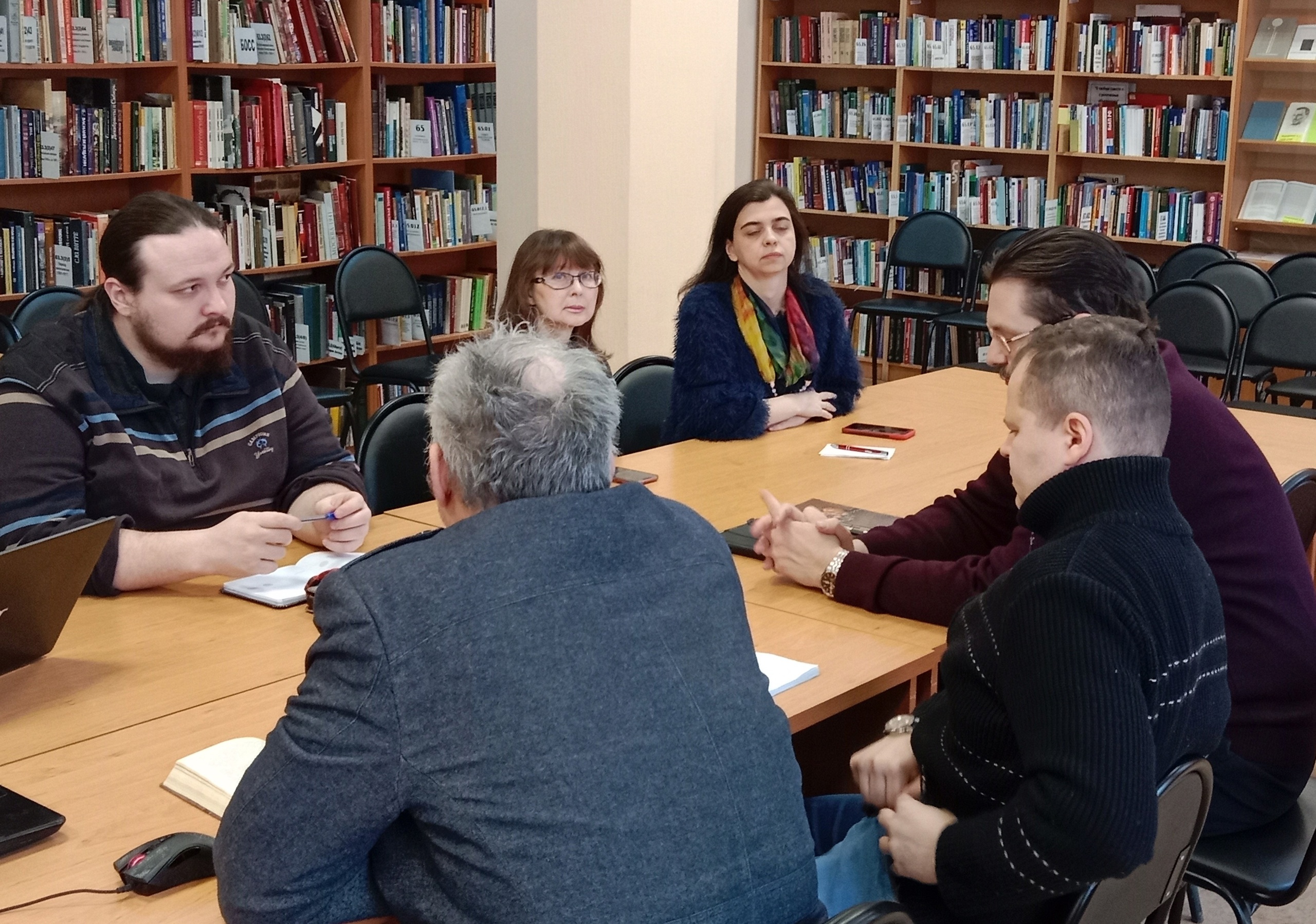 Заседание литературного клуба посвятили гиперболоиду