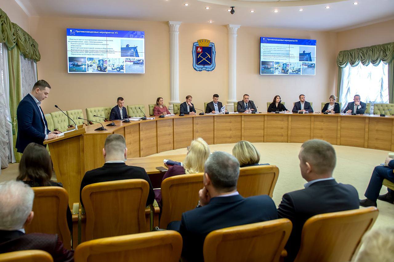 Аппаратное совещание по вопросам проводимых мероприятий по предотвращению подтоплений
