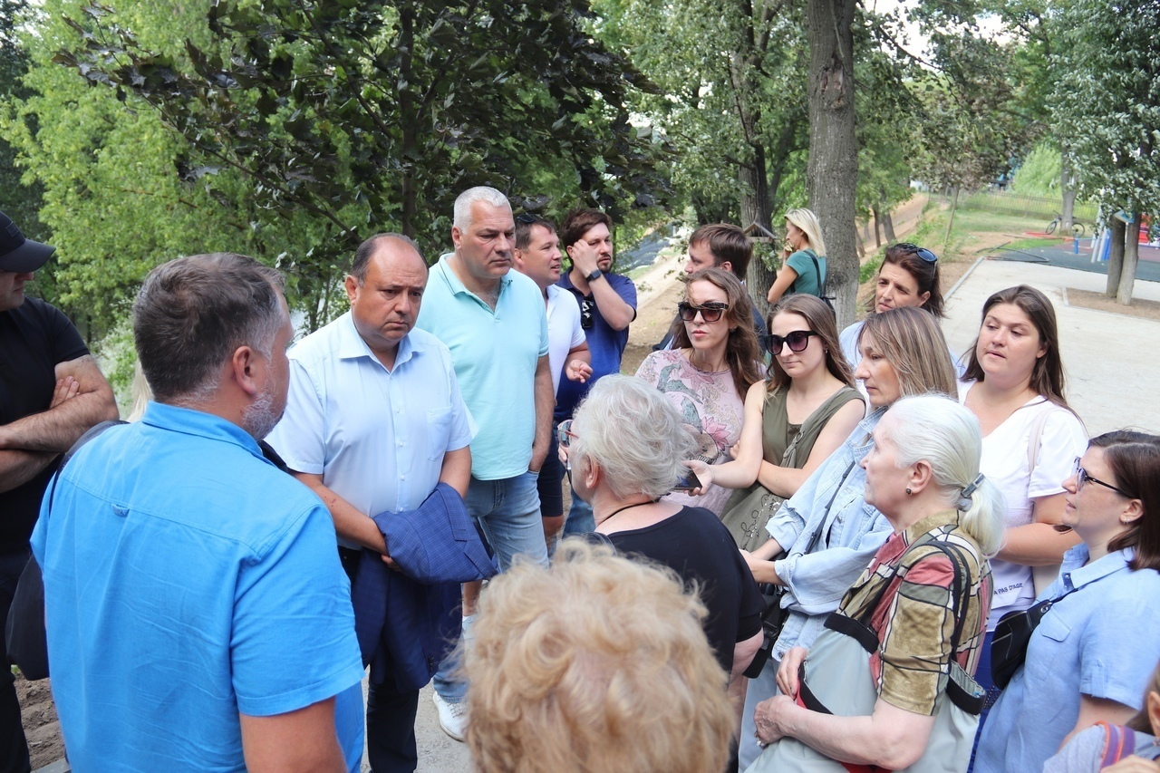 В парке Талалихина прошла встреча с жителями по вопросам благоустройства