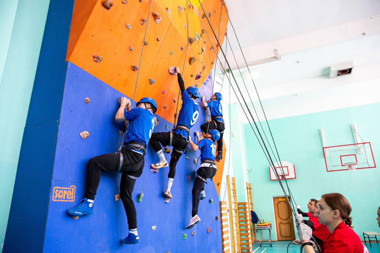 В Быковской школе прошла спортивная игра «Служить Отчизне суждено»